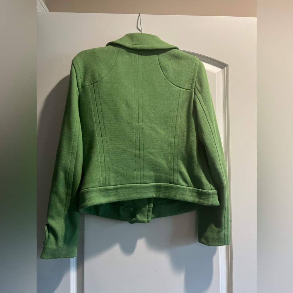 Beautiful green jacket with gold zipper and buttons - Picture 3 of 8